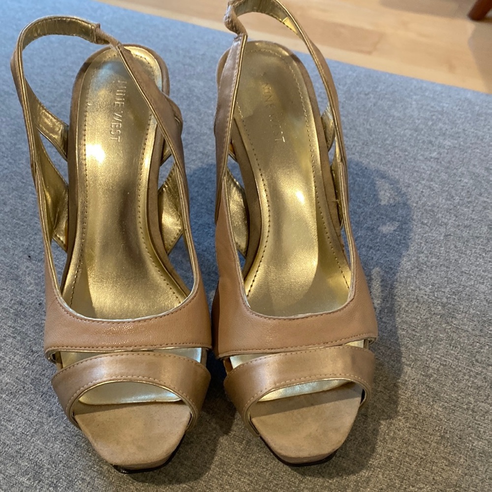 NWOT Nine West Pumps
